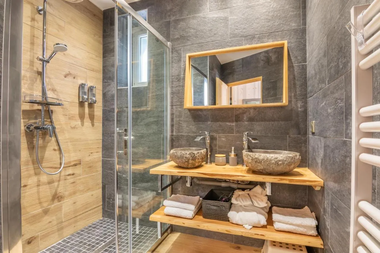 Le Clos Grillet La Chambre Bed & Breakfast